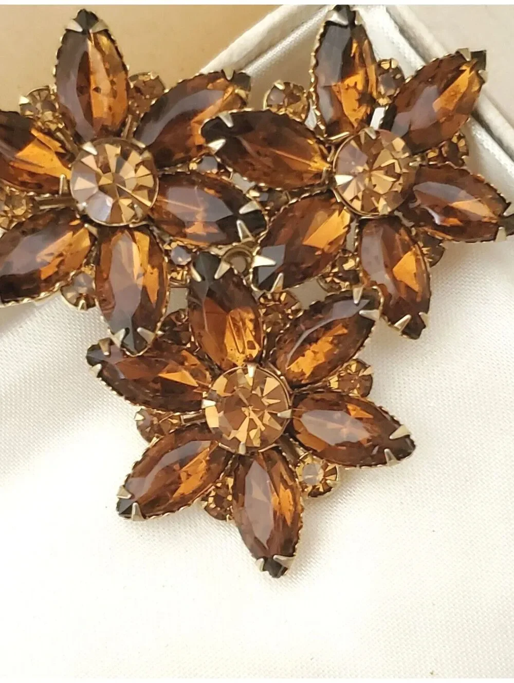 Vintage Triple Amber Brown Color Rhinestone Flower Cluster Brooch Pin
